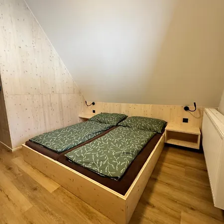 A Restaurace Pod Sjezdovkou *